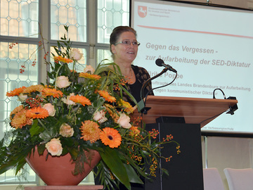 Ulrike Poppe, Beauftragte des Landes Brandenburg zur Aufarbeitung der Folgen kommunistischer Diktatur