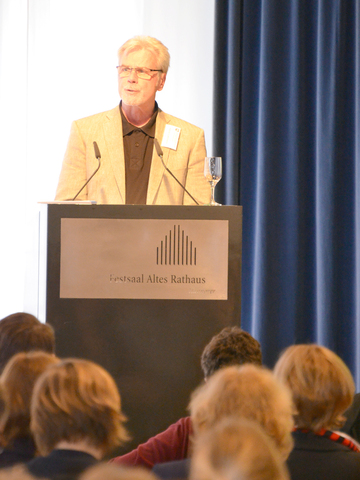 Moderator Horst Lahmann (Nds. Verfassungsschutz) beim Symposium "Salafismus & Islamfeindlichkeit" am 29. April 2015
