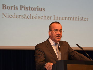 Niedersächsischer Minister für Inneres und Sport, Boris Pistorius