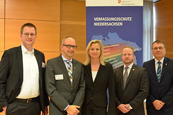 Michael Schätzke, Jörg Peine-Paulsen, Verfassungsschutzpräsidentin Maren Brandenburger, Steffen Dütemeyer, Wolfgang Rösemann