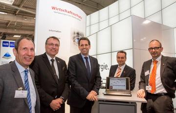 CeBIT 2016: Wirtschaftsschutz-Team im Gespräch mit dem Nieders. Wirtschaftsminister Olaf Lies