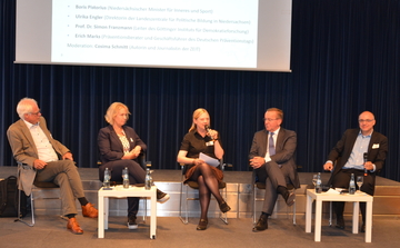 Erich Marks, Ulrika Engler, Cosima Schmitt, Boris Pistorius, Prof. Dr. Simon Franzmann