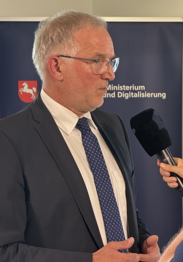 Verfassungsschutzpräsident Dirk Pejril im Interview nach der Vorstellung des Verfassungsschutzberichtes