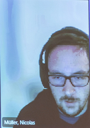 Dr. Nicolas Müller bei seinem Vortrag per Video