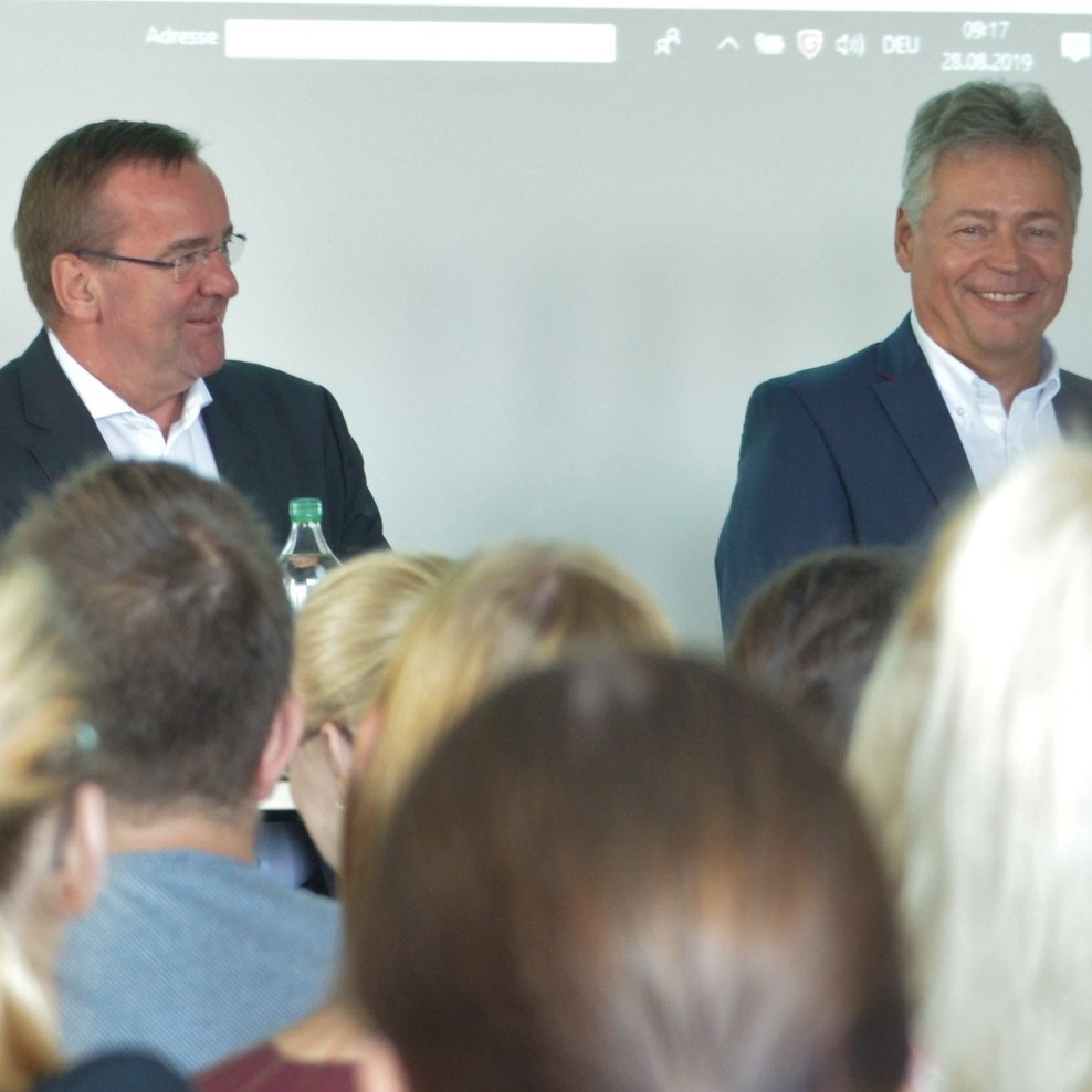 Filiz Polat (MdB), Boris Pistorius (Minister für Inneres und Sport), Bernhard Witthaut (Verfassungsschutzpräsident