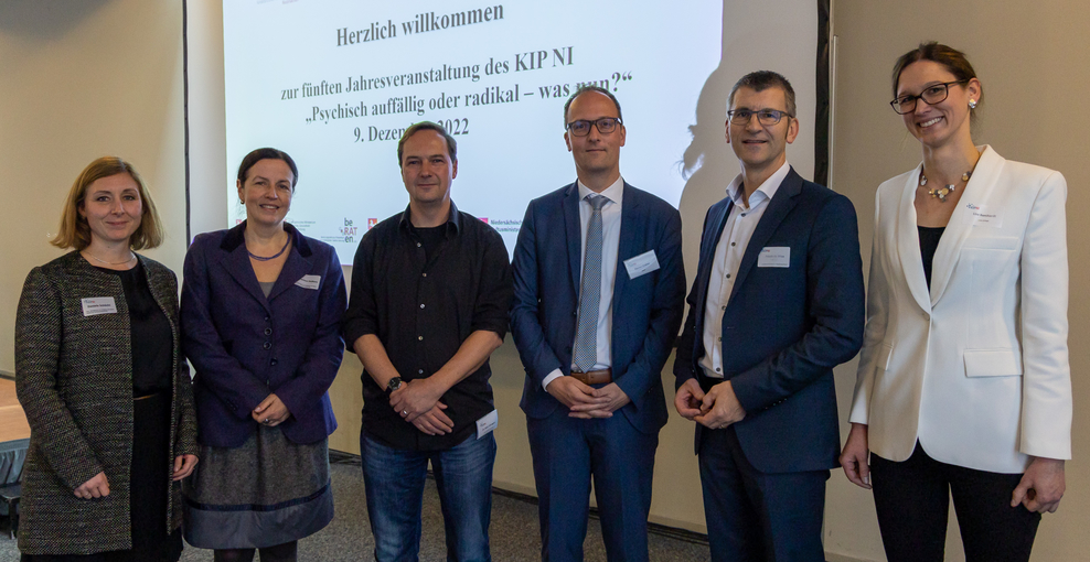 Daniela Schlicht, Dr. Martina Oelkers, Dr. med. Marc Allroggen, Florian Endres, Friedo de Vries, Lisa Borchardt