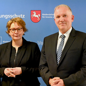 Staatssekretär Stephan Manke, Vizepräsidentin Dr. Martina Oelkers, Ministerin Daniela Behrens, Präsident Dirk Pejril